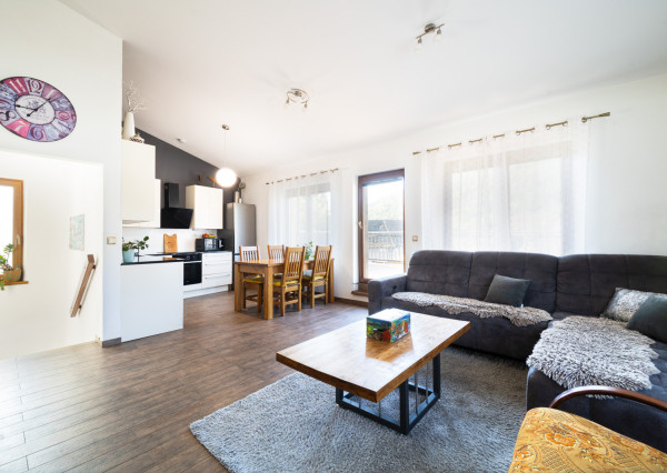 REZERVOVANÉ - Na predaj dom vhodný na podnikanie v Bzinciach pod Javorinou