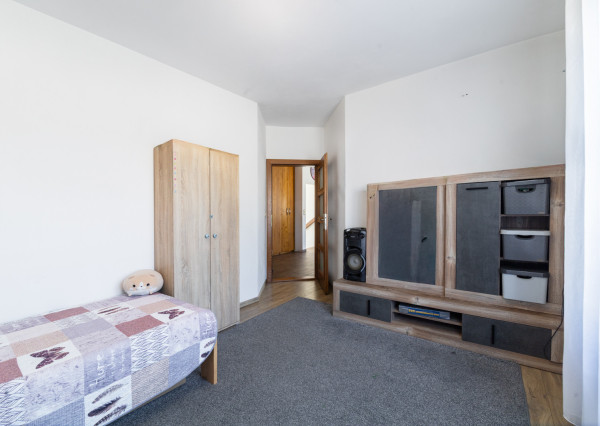 REZERVOVANÉ - Na predaj dom vhodný na podnikanie v Bzinciach pod Javorinou