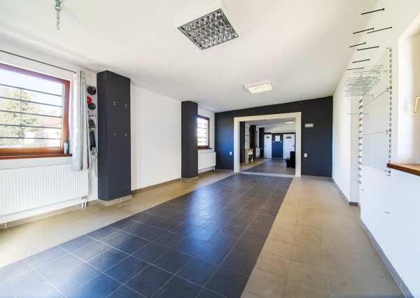 REZERVOVANÉ - Na predaj dom vhodný na podnikanie v Bzinciach pod Javorinou