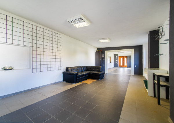 REZERVOVANÉ - Na predaj dom vhodný na podnikanie v Bzinciach pod Javorinou