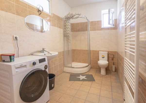 Na prenájom komerčný priestor s možnosťou využitia ako kancelárie alebo dielne v Šamoríne