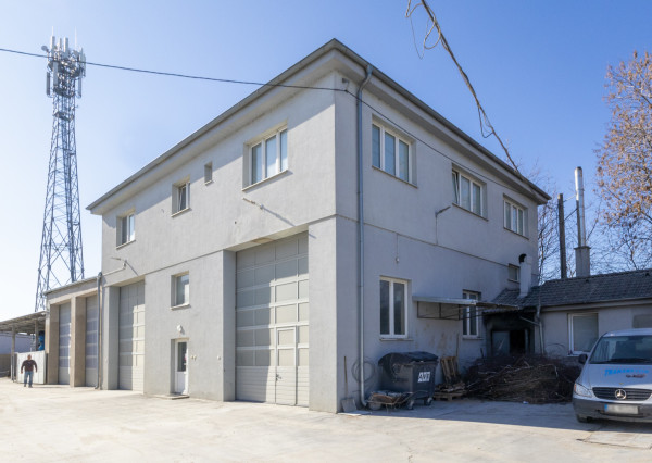 Na prenájom komerčný priestor s možnosťou využitia ako kancelárie alebo dielne v Šamoríne