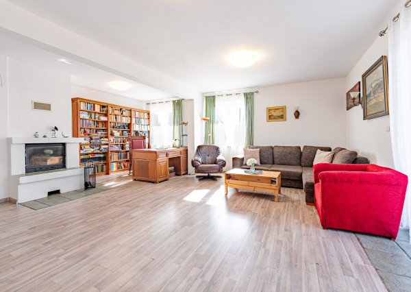 Na predaj rodinný dom s bazénom v Trnávke