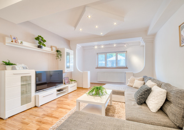 REZERVOVANÉ: Na predaj 2-izbový byt vo Veľkých Levároch