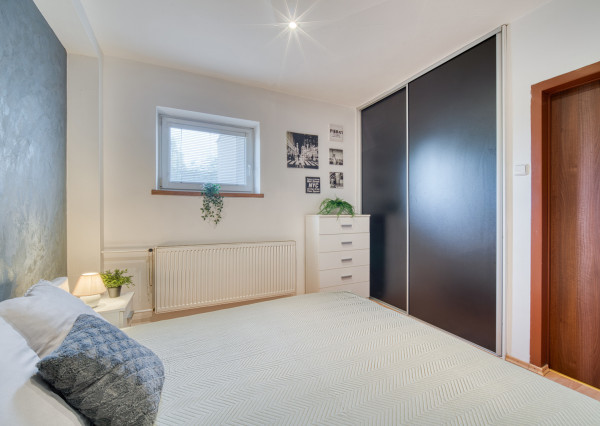 REZERVOVANÉ: Na predaj 2-izbový byt vo Veľkých Levároch