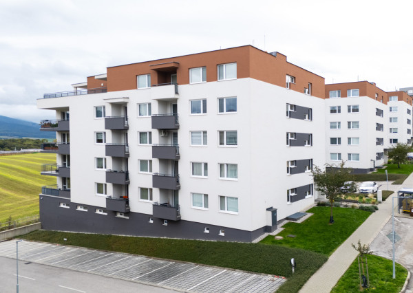 Na predaj priestranný 3-izbový byt na Liptovskej v Trenčíne