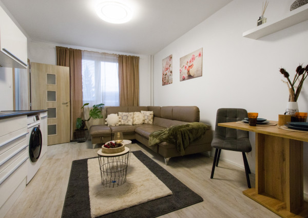 Na predaj štýlový 1-izbový  byt Bratislave-Dúbravka