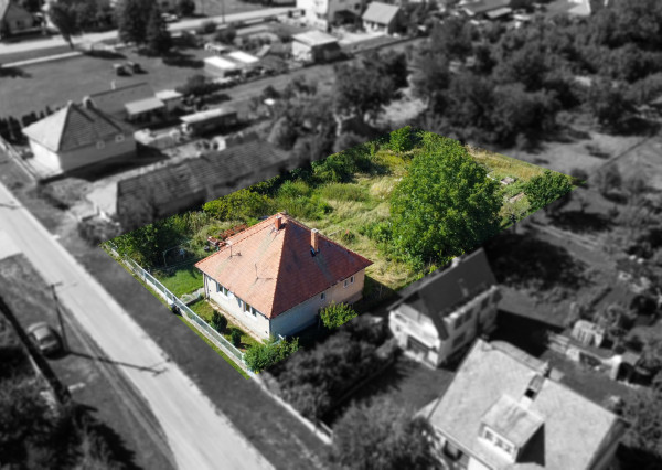 Na predaj rodinný dom vhodný na rekonštrukciu v Lúčnici nad Žitavou