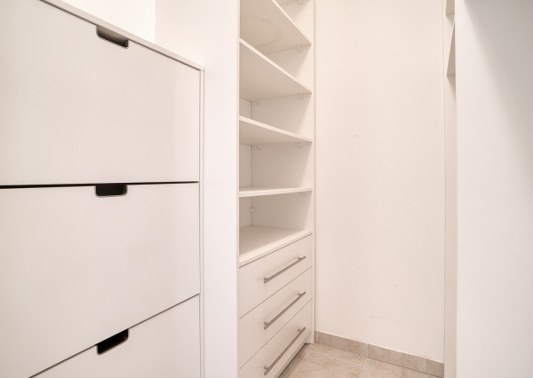 Na predaj priestranný 1-izbový byt v Miloslavove