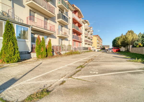 Na predaj priestranný 1-izbový byt v Miloslavove