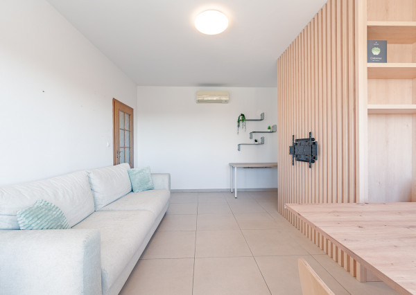 Na prenájom 2-izbový byt v centre Šamorína