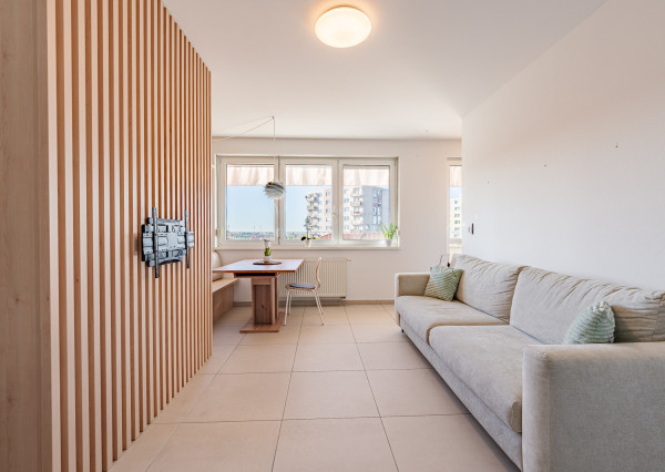 Na prenájom 2-izbový byt v centre Šamorína