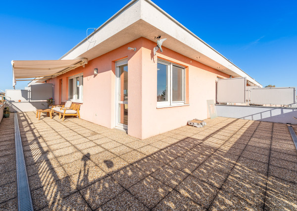 Na prenájom 2-izbový byt v centre Šamorína