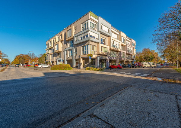 Na prenájom 2-izbový byt v centre Šamorína