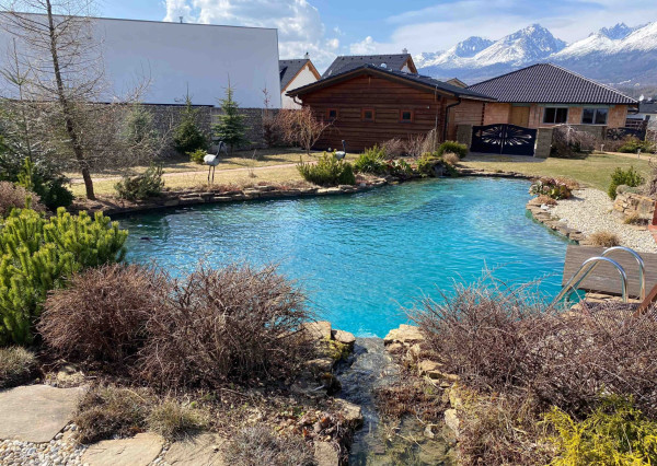 Na predaj dom snov–rodinné sídlo s jazierkom na kúpanie a panoramatickým výhľadom na Vysoké Tatry