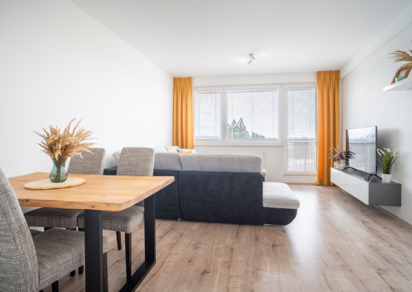 Na prenájom slnečný 3-izbový byt v Malackách