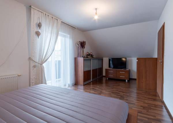 REZERVOVANÉ: Na predaj priestranný rodinný dom v pokojnej lokalite Hôrka