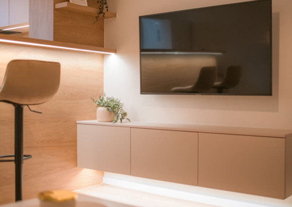 Na prenájom moderne zariadený 2-izbový byt s balkónom v Trenčíne