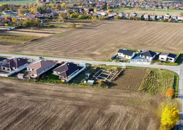 Na predaj stavebný pozemok so základovou doskou v Dolnom Vinodole