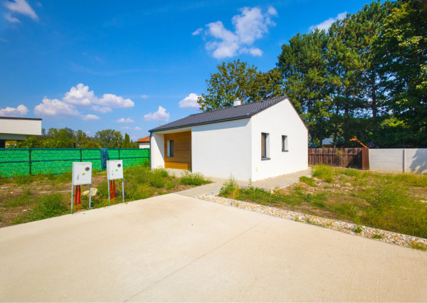 Na predaj rekreačná chata s pozemkom v obci Blahová