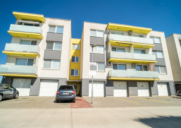 Na predaj 3-izbový byt s parkovaním v Senci