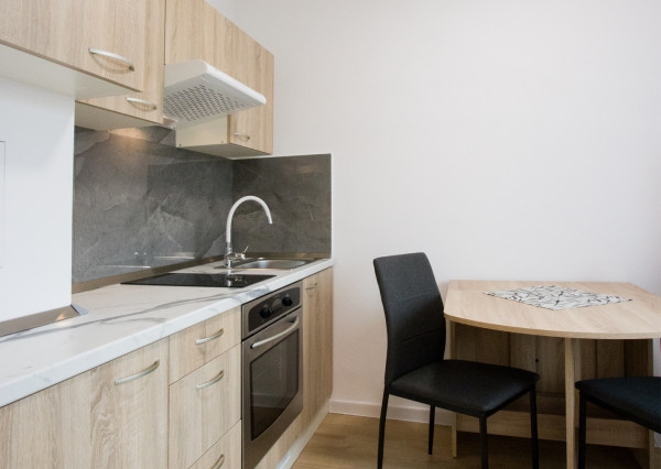 REZERVOVANÉ: Na prenájom 1-izbový byt v centre Šamorína