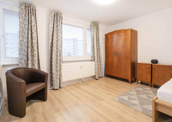 REZERVOVANÉ: Na prenájom 1-izbový byt v centre Šamorína