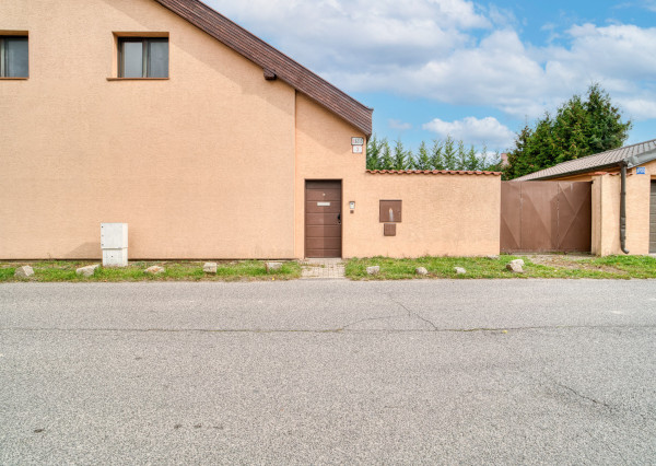 Na predaj 5-izbový rodinný dom v TOP lokalite v blízkosti Ružinova