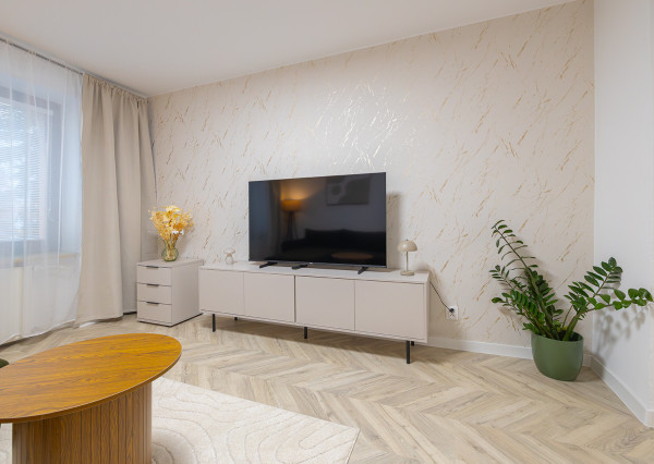 Na prenájom zariadený 2-izbový byt v centre Prešova