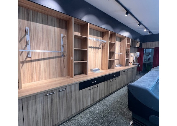 Na predaj budova na podnikateľský účel v Omšení - Trenčianske Teplice