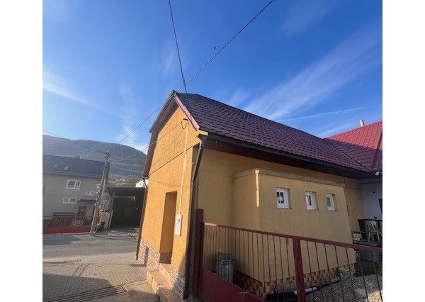 Na predaj budova na podnikateľský účel v Omšení - Trenčianske Teplice