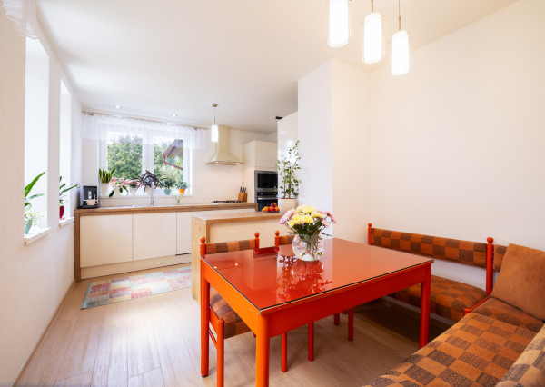 REZERVOVANÉ: Na predaj priestranný dom s veľkým pozemkom v Pobedime