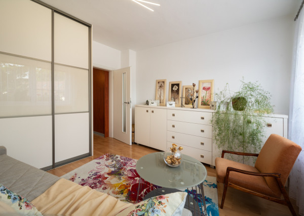 REZERVOVANÉ: Na predaj priestranný dom s veľkým pozemkom v Pobedime