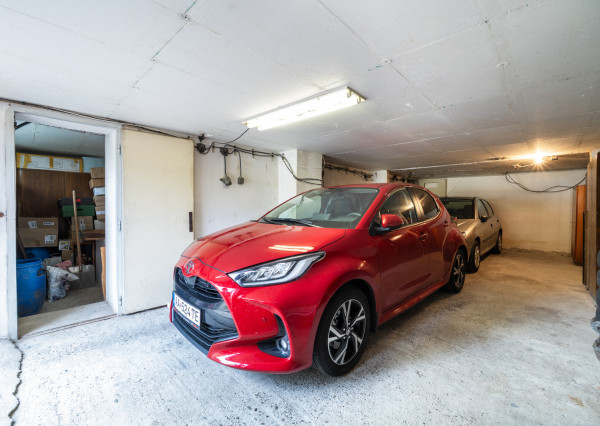 REZERVOVANÉ: Na predaj priestranný dom s veľkým pozemkom v Pobedime