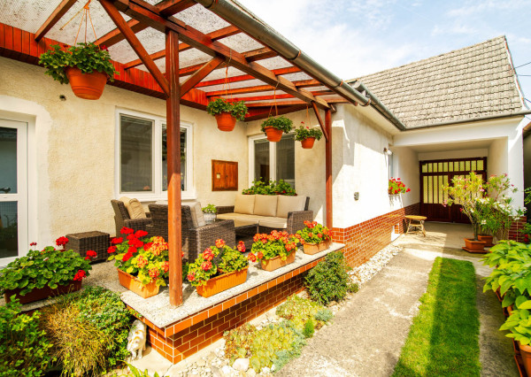 REZERVOVANÉ: Na predaj priestranný dom s veľkým pozemkom v Pobedime