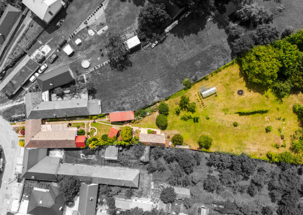 REZERVOVANÉ: Na predaj priestranný dom s veľkým pozemkom v Pobedime