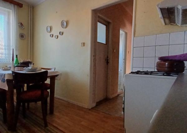 DOBRÁ LOKALITA -NOVÁ CENA- 5  izbový rodinný dom Bánovce nad Bebravou so záhradou 418m2 .