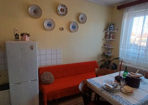 DOBRÁ LOKALITA -NOVÁ CENA- 5  izbový rodinný dom Bánovce nad Bebravou so záhradou 418m2 .