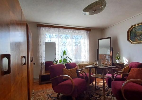 DOBRÁ LOKALITA -NOVÁ CENA- 5  izbový rodinný dom Bánovce nad Bebravou so záhradou 418m2 .