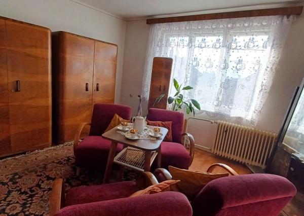 DOBRÁ LOKALITA -NOVÁ CENA- 5  izbový rodinný dom Bánovce nad Bebravou so záhradou 418m2 .