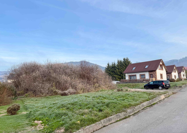 Na predaj veľkorysý pozemok pre rodinný dom v obci Heľpa