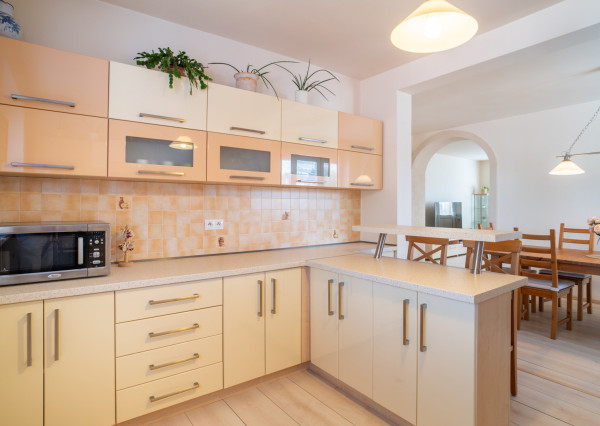 Na predaj priestranný 5-izbový rodinný dom v pokojnej lokalite mesta Gabčíkovo