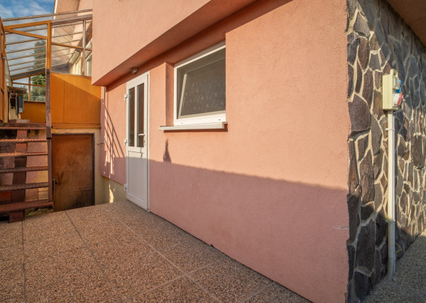 Na predaj priestranný 5-izbový rodinný dom v pokojnej lokalite mesta Gabčíkovo