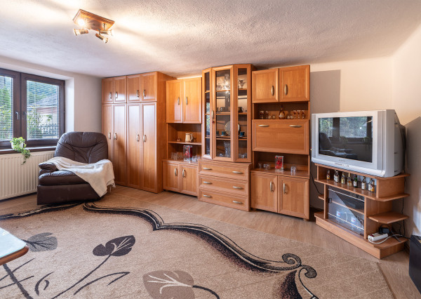 Na predaj 2-generačný rodinný dom v obci Zámutov