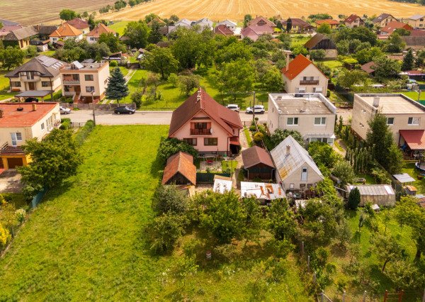 Nová znížená cena! Na predaj 5-izbový rodinný dom s veľkou záhradou v Novej Vsi nad Váhom
