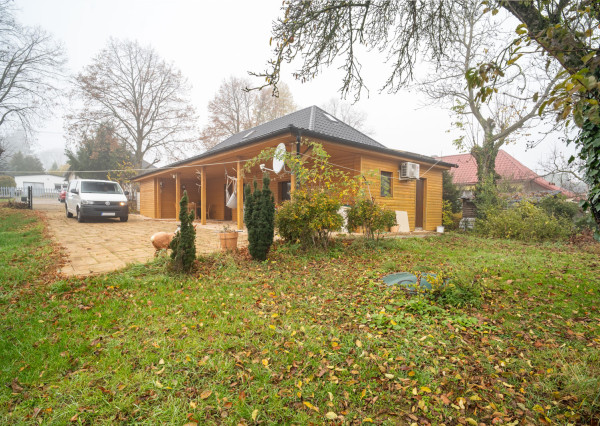 Na predaj kompletne zariadená chata v obci Bardoňovo