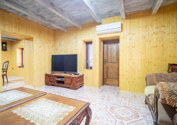 Na predaj kompletne zariadená chata v obci Bardoňovo