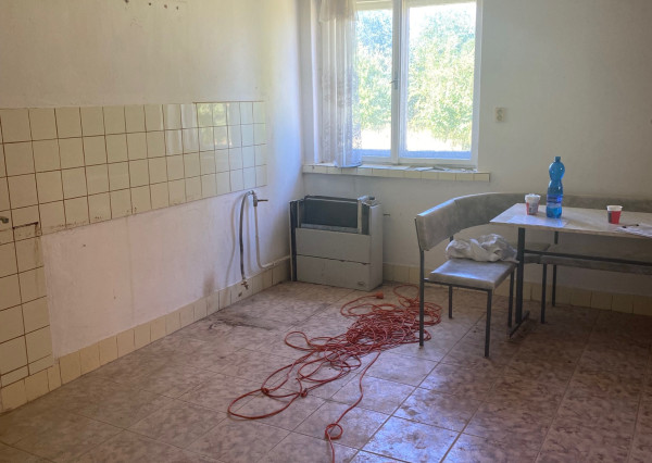 Na predaj rodinný dom vhodný na rekonštrukciu v Lúčnici nad Žitavou