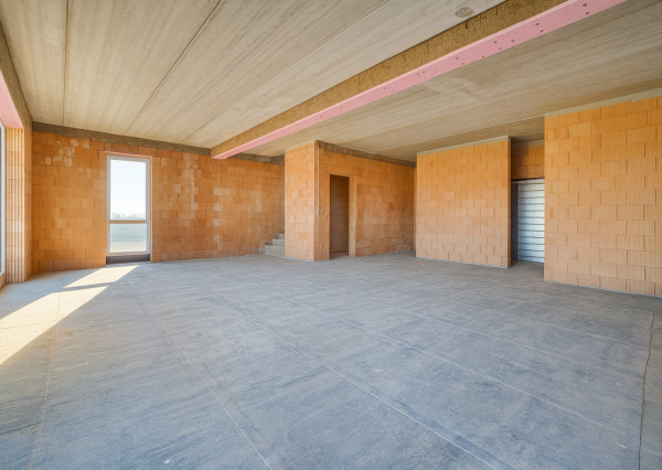 Na predaj administratívno-skladový objekt pri Trnave, v obci Zavar