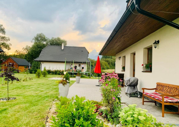 NA PREDAJ- chata /NOVOSTAVBA/ komplet zariadená / Vysoké Tatry- Stará Lesná  s panoramatickým výhľadom